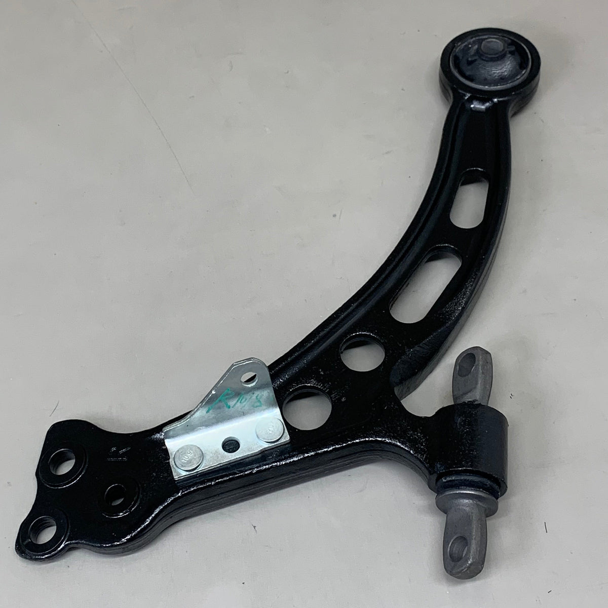 MOOG Front Lower Control Arm Passenger For Lexus & Toyota Models RK640192