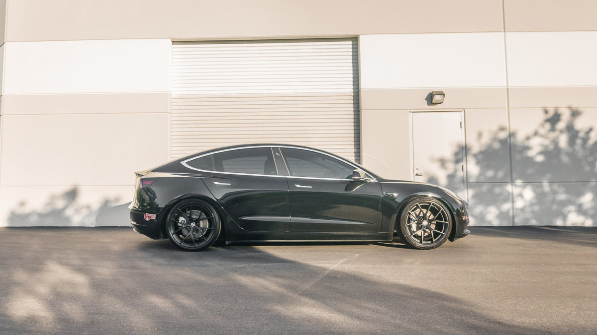 STREET+ COILOVERS SUSPENSION KIT - TESLA MODEL 3